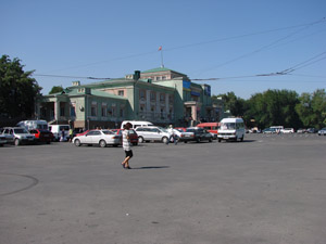 24 августа 2009 г. Жел.-дор. вокзал Бишкек-2 - фотография Павла Самодурова