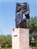 Памятник комиссару, писателю А.Вермишеву