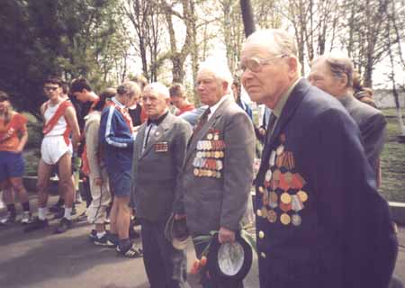 3.05.2004: Встреча с ветеранами войны пос. Горшечного