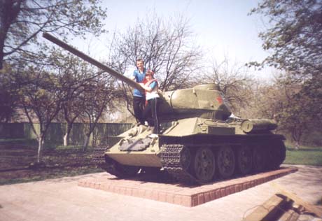 Мемориальный комплекс "КП Центрального фронта" - танк "Т-34-85" 